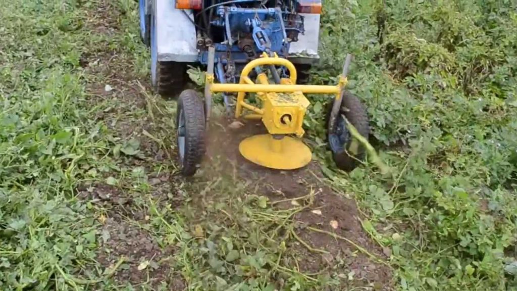 Rotācijas pļāvējs kartupeļu galotņu pļaušanai