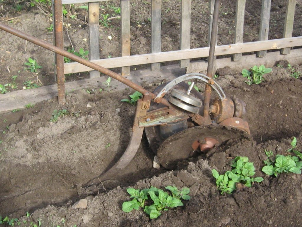 Manuāls kartupeļu smalcinātājs