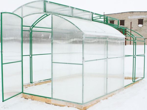 Siltumnīcas konstrukcijas apvalks Siltumnīcas konstrukcijas apvalks