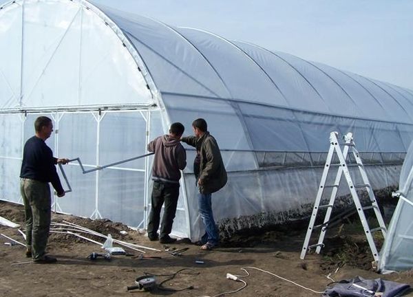 Plēves stiprināšana un metināšana Plēves stiprināšana un metināšana