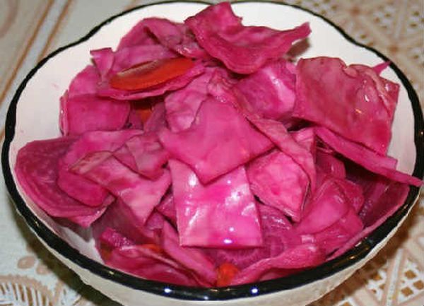 Marinēti kāposti ar bietēm bez etiķa Marinēti kāposti ar bietēm bez etiķa