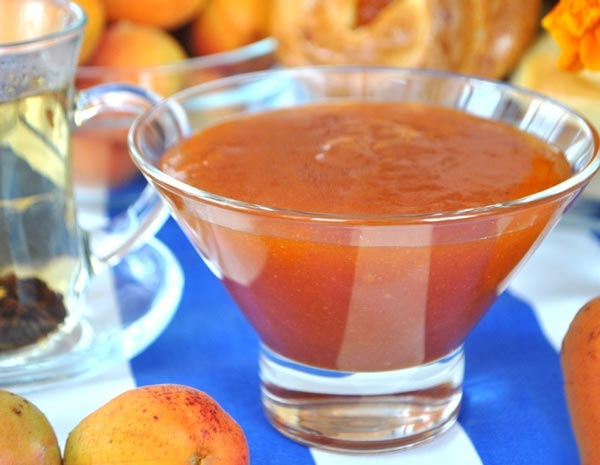 Aromātisks un gards aprikožu-ābolu ievārījums Aromātisks un gards aprikožu-ābolu ievārījums