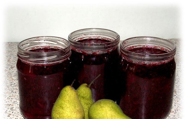 Brūklenes un bumbieri ļoti labi sader kopā. Brūklenes un bumbieri ļoti labi sader kopā.