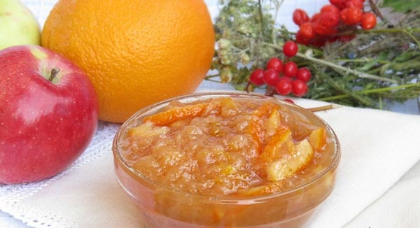 Sarkano ābolu un apelsīnu ievārījums Sarkano ābolu un apelsīnu ievārījums
