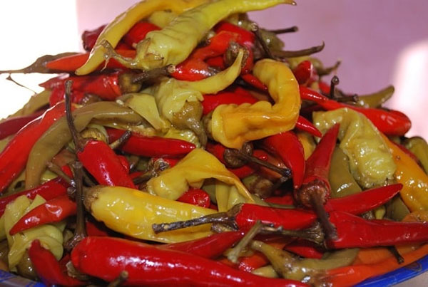 Gruzīnu stilā marinēti paprikas Gruzīnu stilā marinēti paprikas