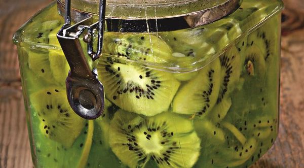 Kivi ievārījums "Piecas minūtes" Kivi ievārījums "Piecas minūtes"