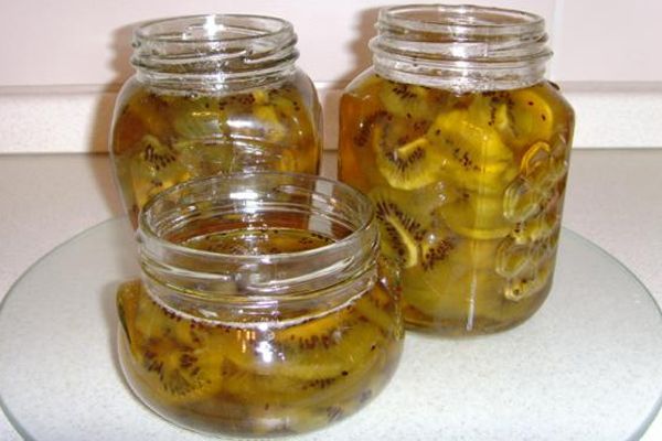 Kivi ievārījums ar āboliem Kivi ievārījums ar āboliem