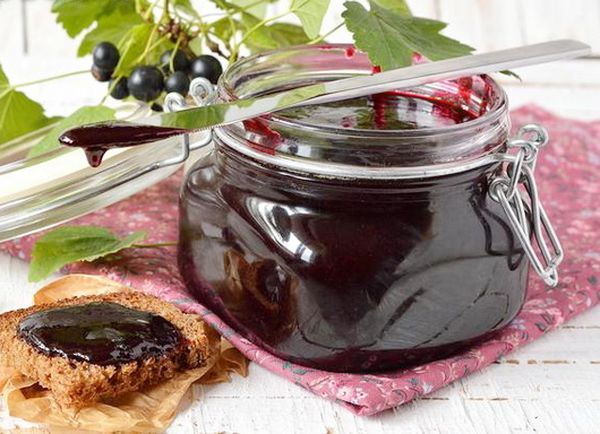 Jāņogu ievārījums ir lieliska sagatavošanās ziemai. Jāņogu ievārījums ir lieliska sagatavošanās ziemai.