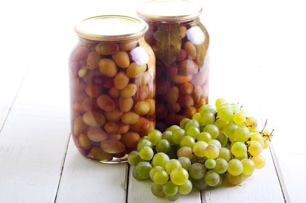 Marinētas vīnogas Marinētas vīnogas